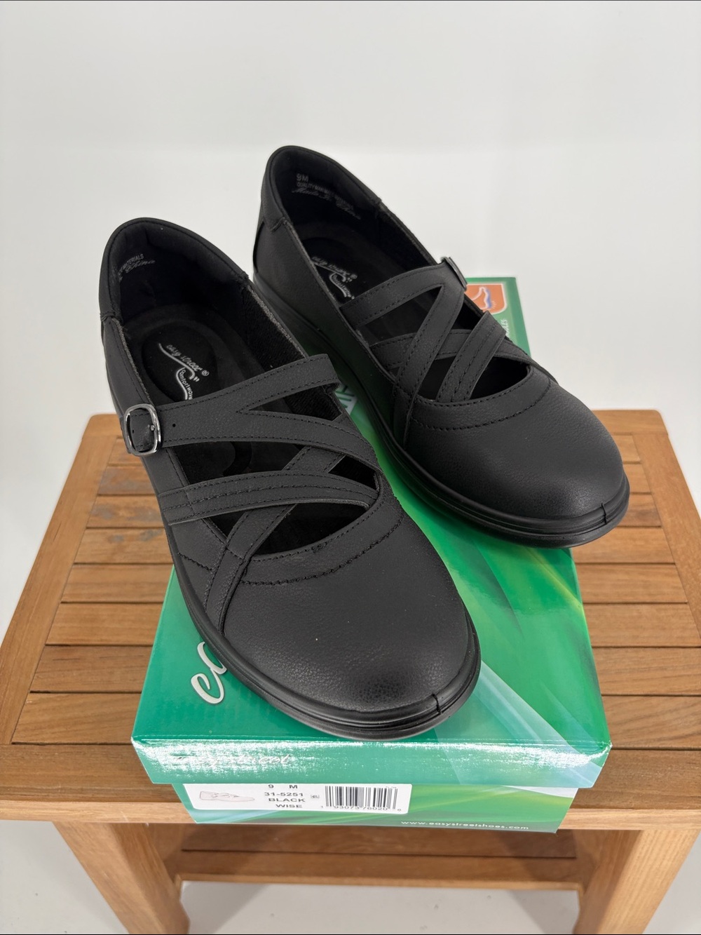New Easy Street Women’s Comfortable Black  Mary Jane Flats size 9M